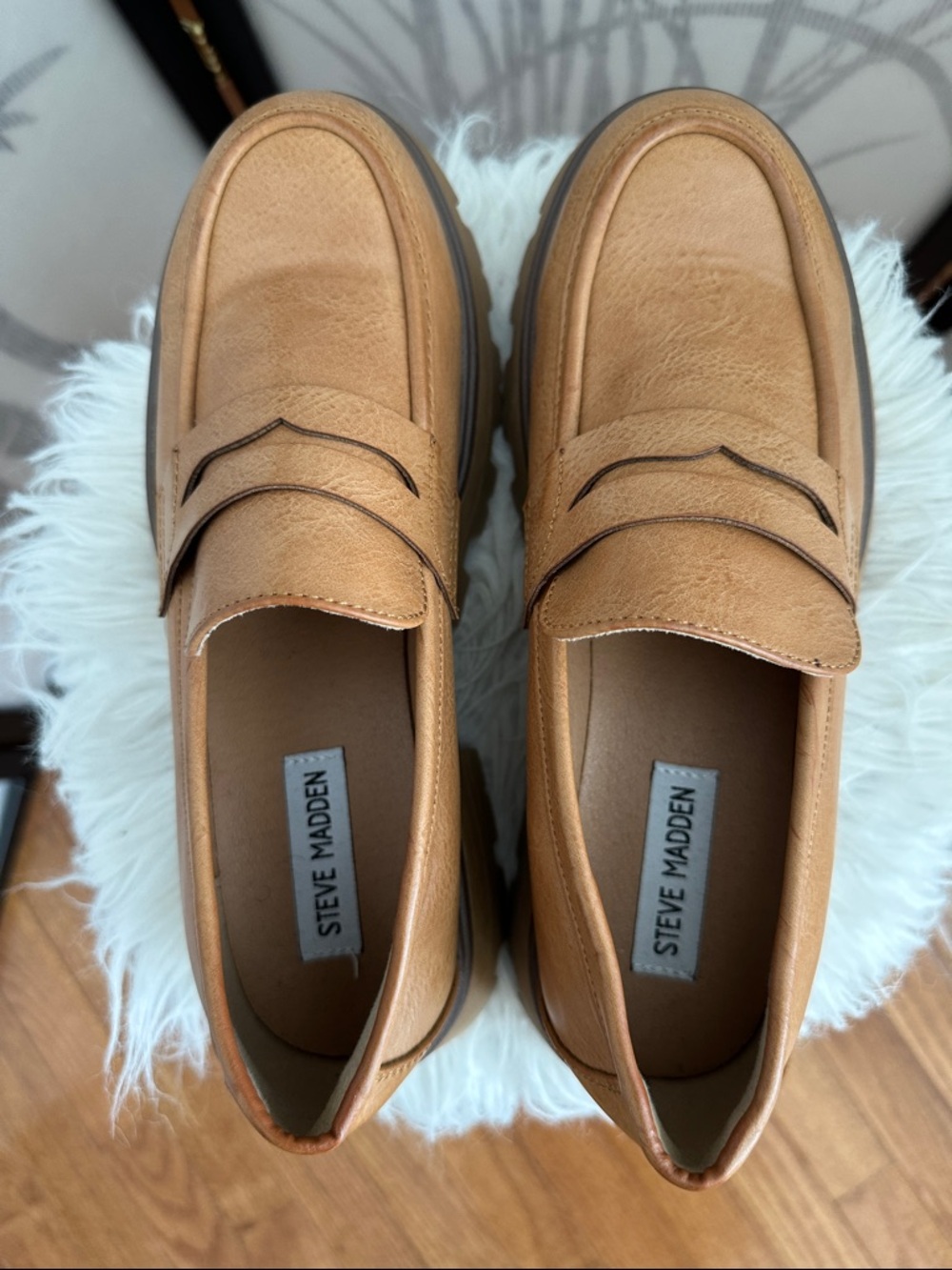Steve Madden Tan Leather Penny Loafers with Moc Toe Stitching - Picture 2 of 12